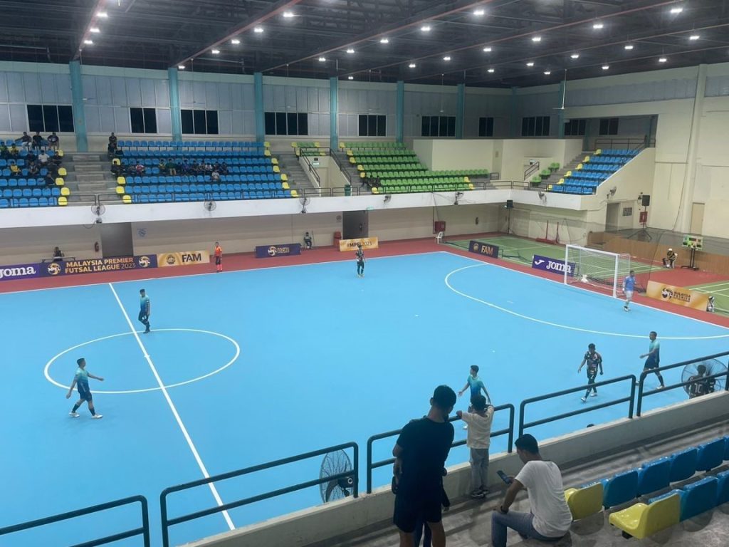 kompleks sukan balik pulau