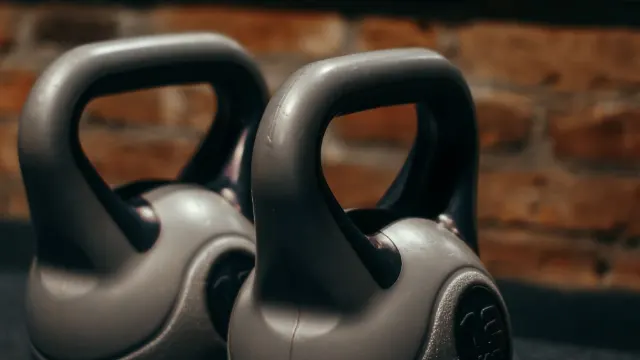 Gym di Matang, Malaysia 1 Imej ilustrasi latihan kecergasan untuk panduan gym di Matang; bukan foto pusat sebenar