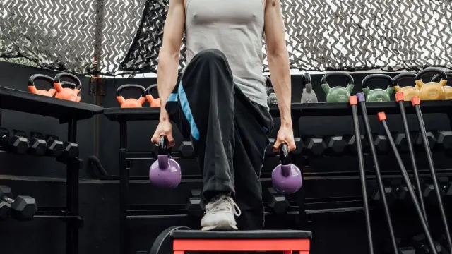 Gym di Relau, Malaysia 1 Imej ilustrasi latihan kecergasan untuk panduan gym di Relau; bukan foto pusat sebenar